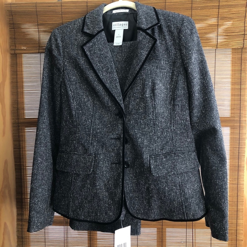Grey suit- Liz Claiborne sz6